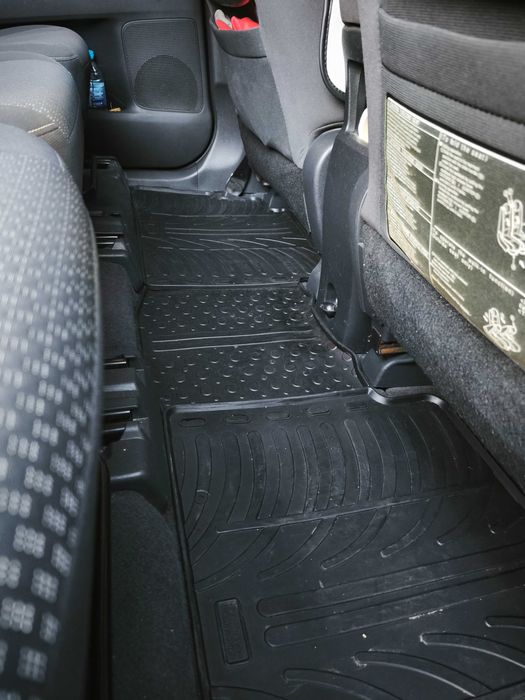 Продавам автомобил Тойота Версо 2.0