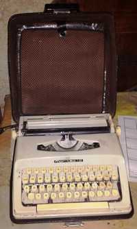 Пишеща машина в куфар - Maritsa 12, ретро/винтидж