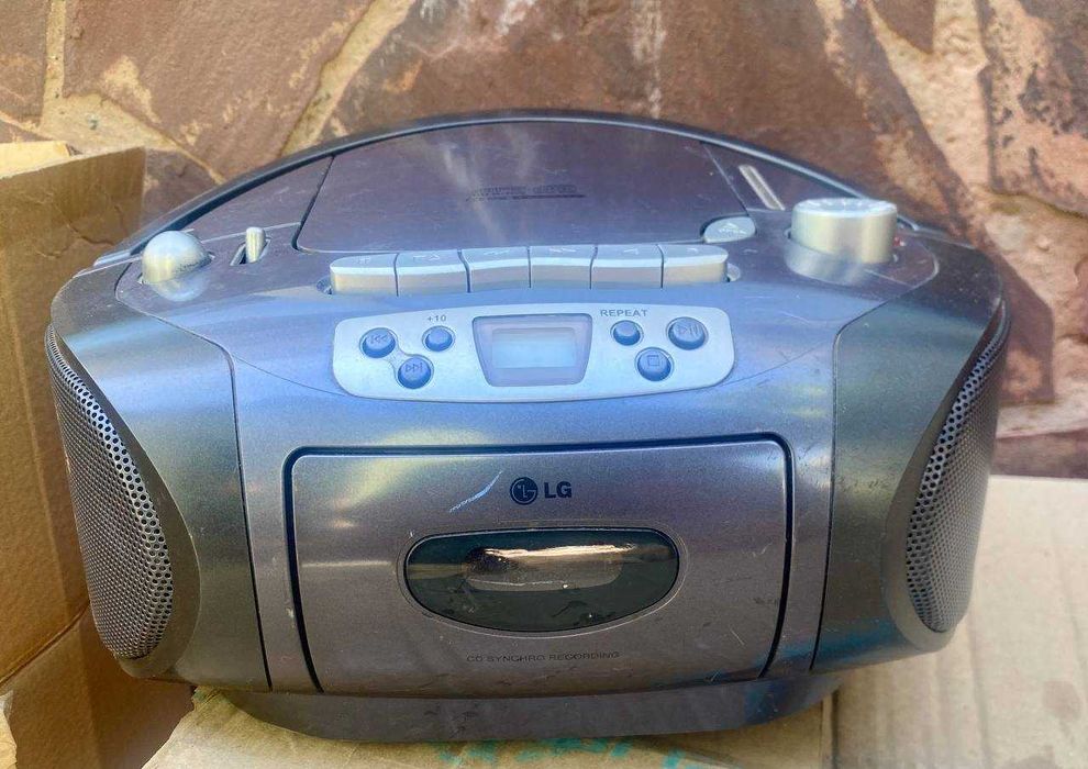 Продам Бумбокс LG, модель LPC-M140X