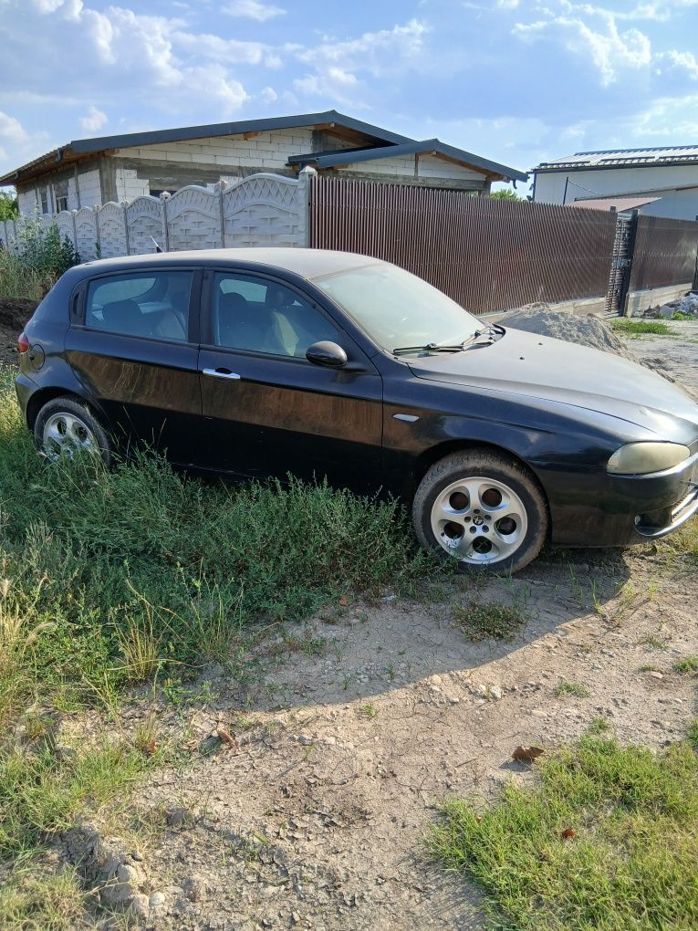 Dezmembrez Alfa Romeo 147 1.9 jtd.m  120 Cp din 2006