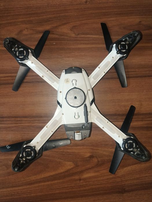 Vând dronă cu telecomandă