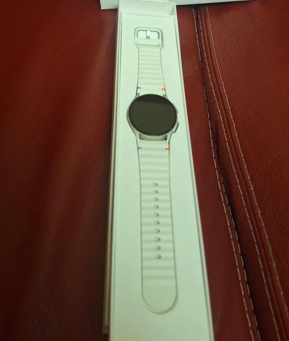 Смартчасовник Samsung Watch 7 40mm cream