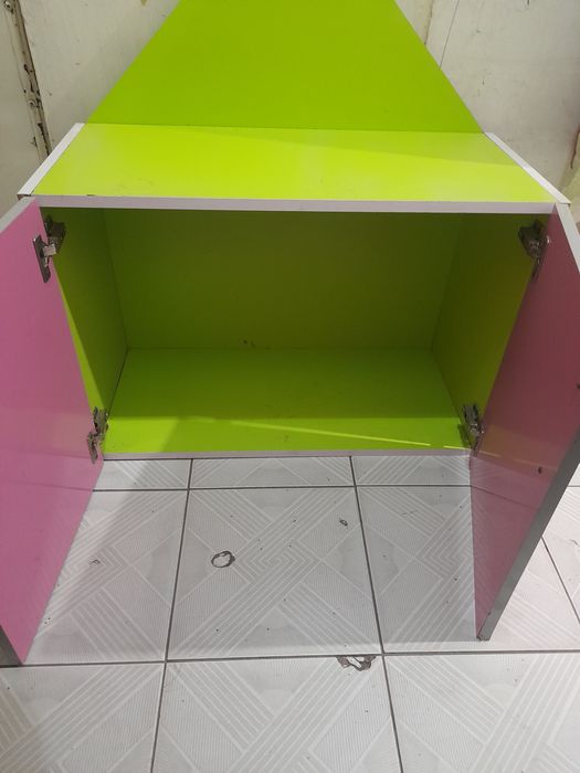 Деворий осма шкафча