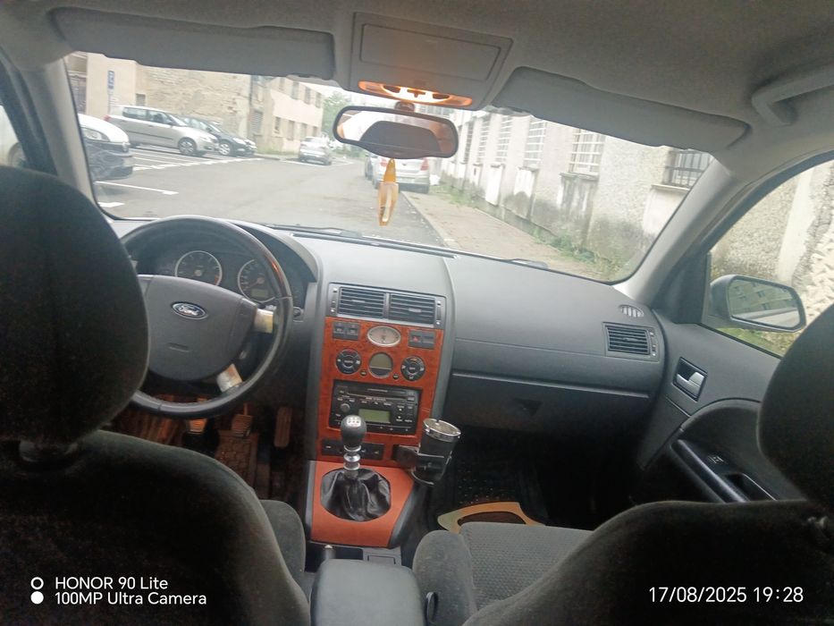 Vând urgent Ford Mondeo 1.8 benzina 700€
