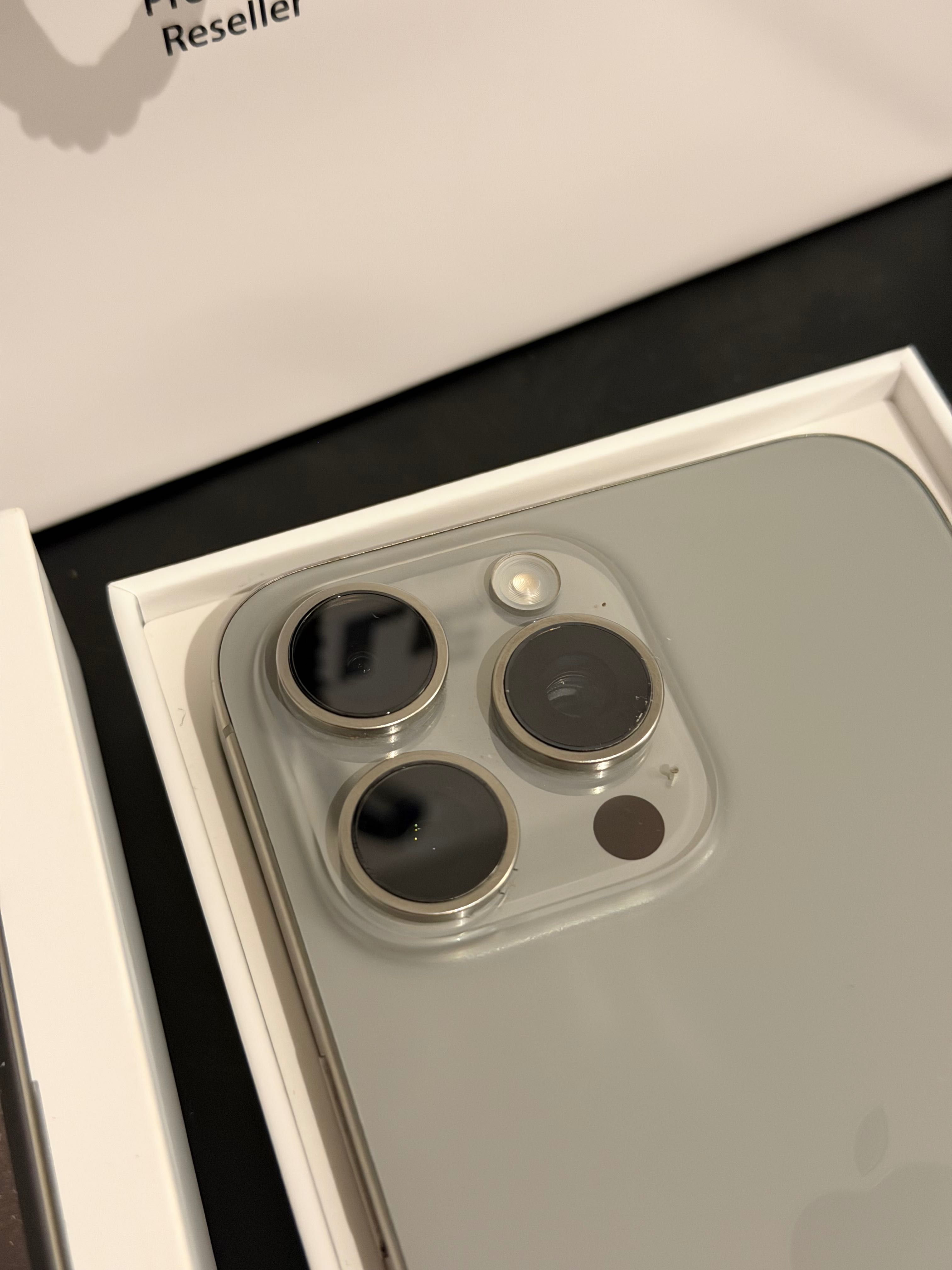 Apple İphone 15 pro max  гаранция