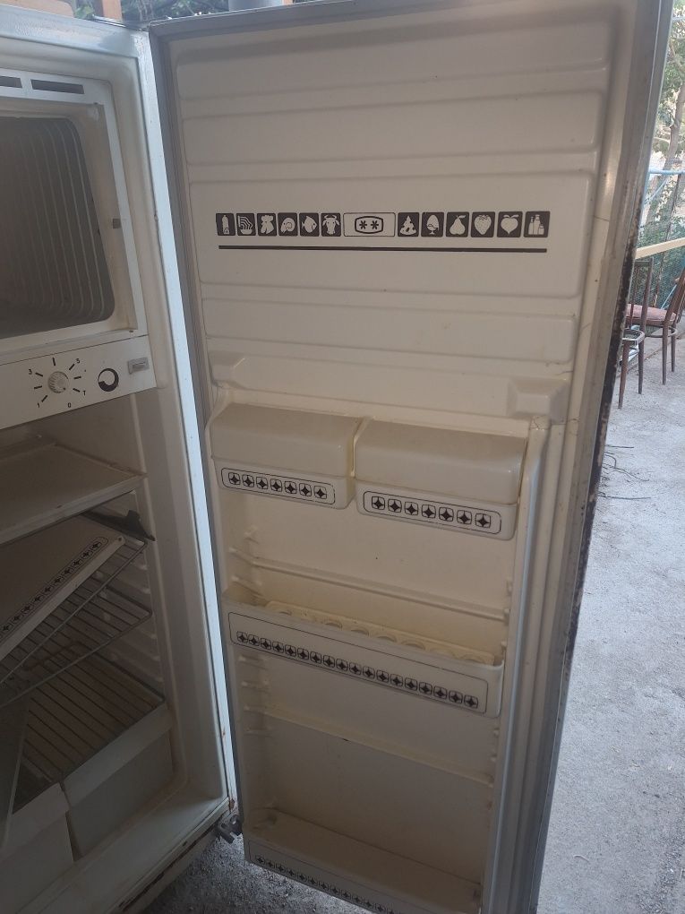 Продается холодильник Бирюса