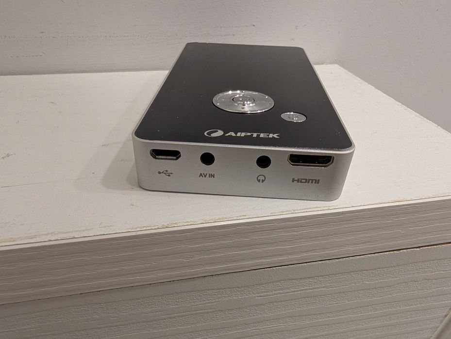 Джобен Видео Проектор PocketCinema Q20