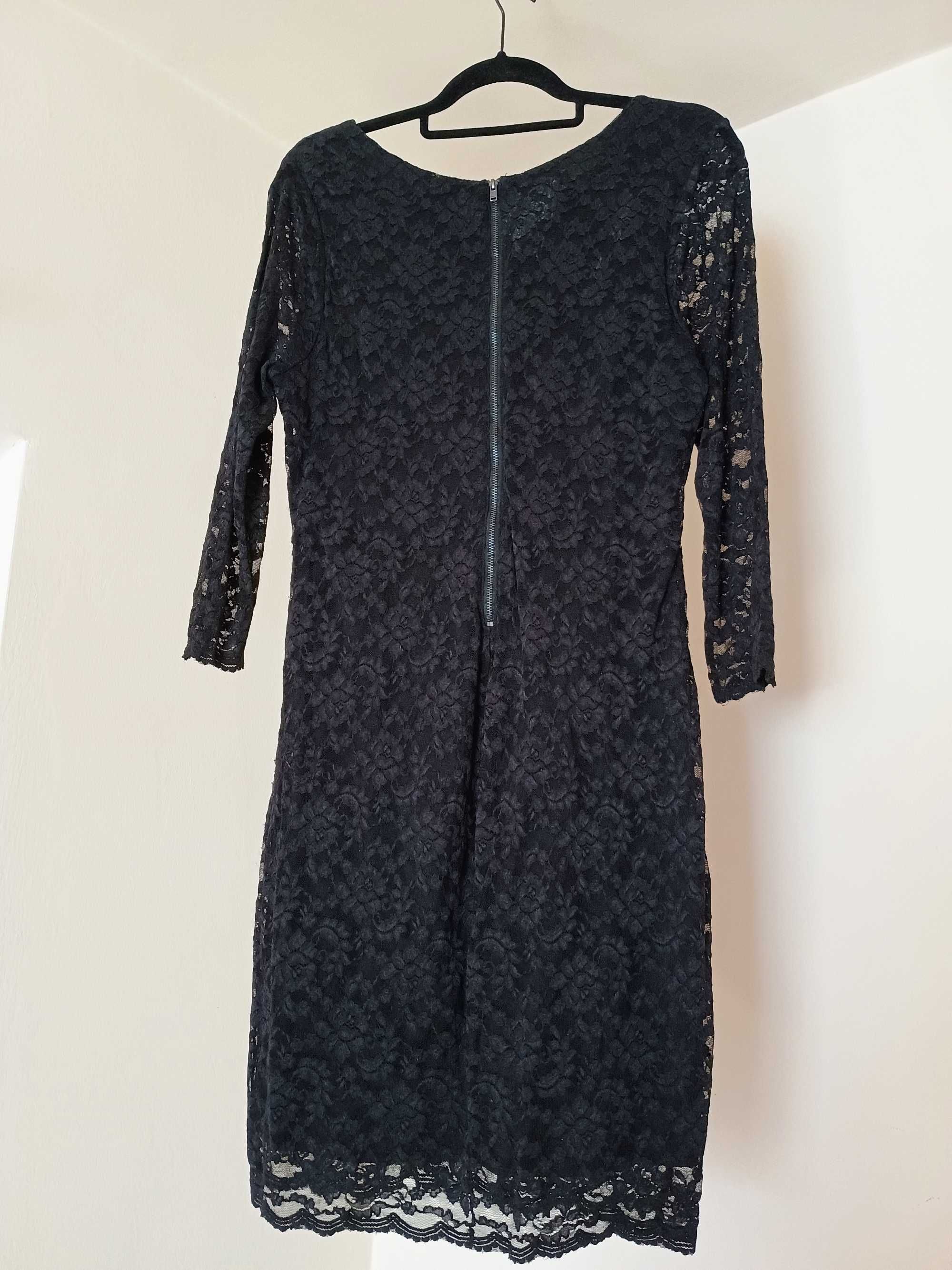 Rochie neagra elastica , cu dantela model floral , eleganta marimea 44