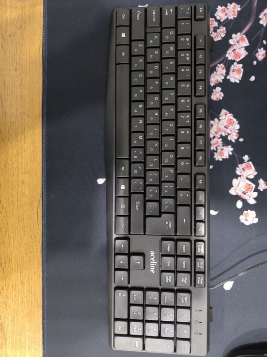 Продам клавиатуру