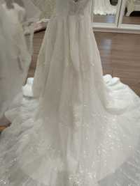Шикарное новое свадебное 200 000 тг платье!
