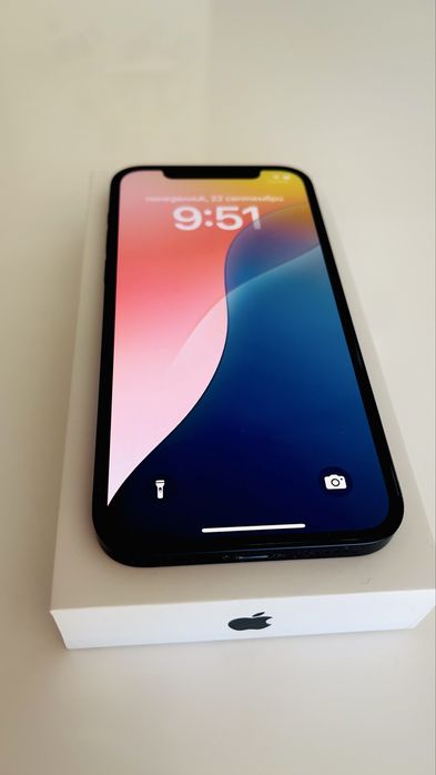 Apple iPhone 12 128GB в Перфектно състояние - Син