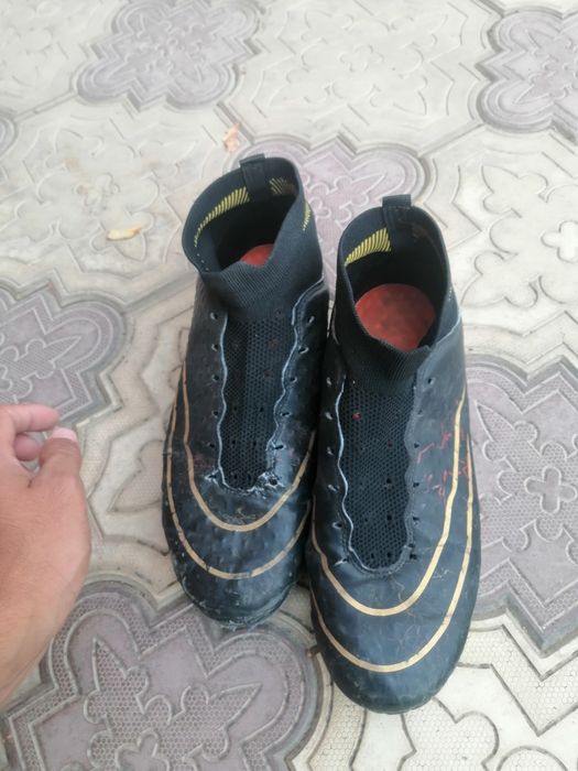 Butsa koreyskiy holati yaxshi. Razmer. 39-40