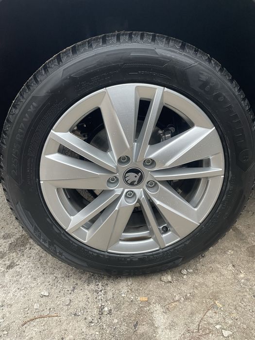 Чисто нови зимни гуми Барум Поларис 6 225/55/17