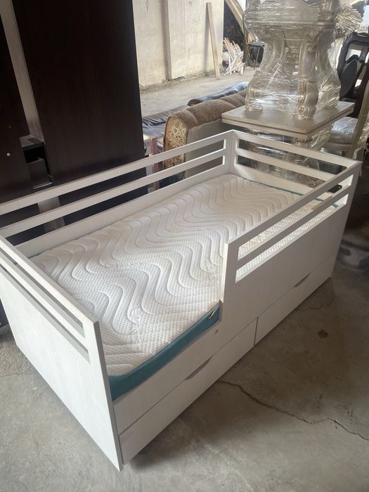 Продается детская кровать в хорошем состоянии