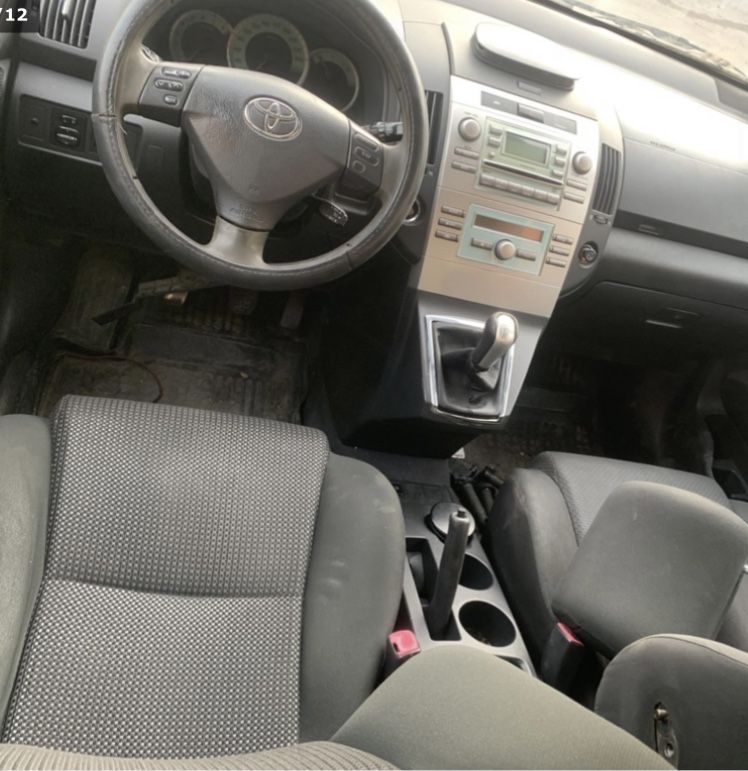 Toyota corolla verso 1.8 i на части