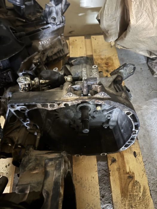 Скоростна кутия Дачия Лоджи 1.6 5 скорости dacia lodgy 1,6