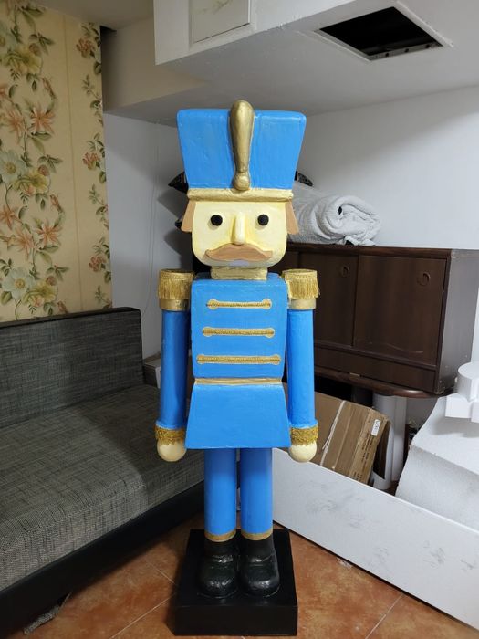 Продается щелкунчик из пенопласта 1.5 метра