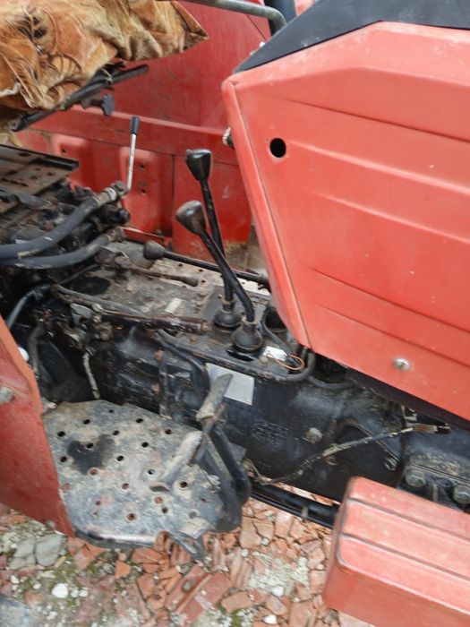 Tractor U445, an 2001