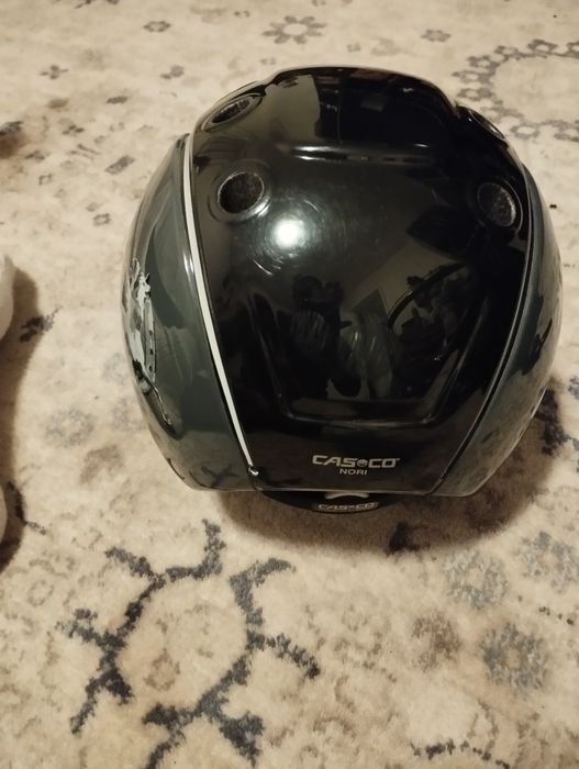 Cască echitație în condiții foarte bune.