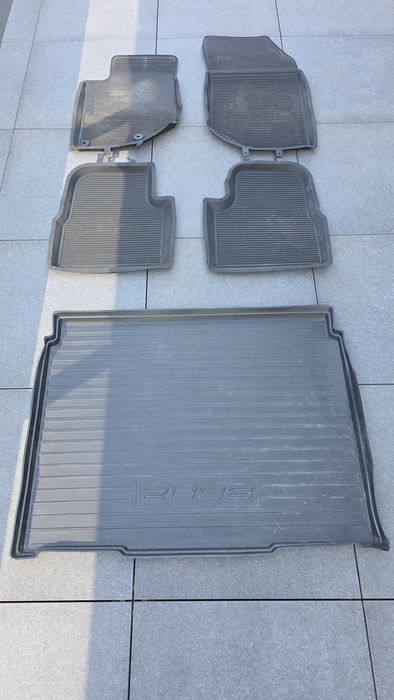 Комплект оригинални стелки за Пежо 2008