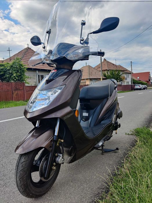 Scuter Kymco VP50 – 4T, doar 3.155 km, stare ca nou.