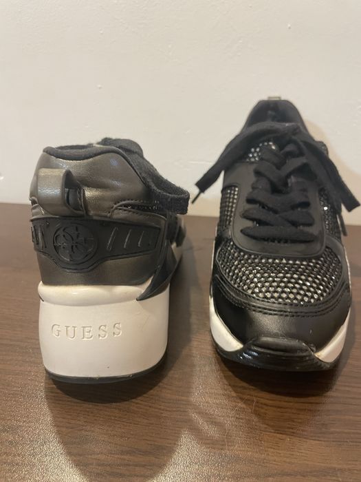 Дамски маратонки на Guess
