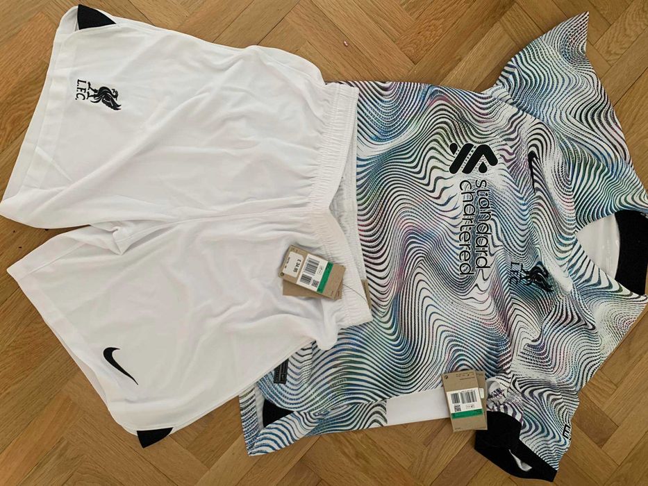 Liverpool nike XL kit tricou + short - autentic