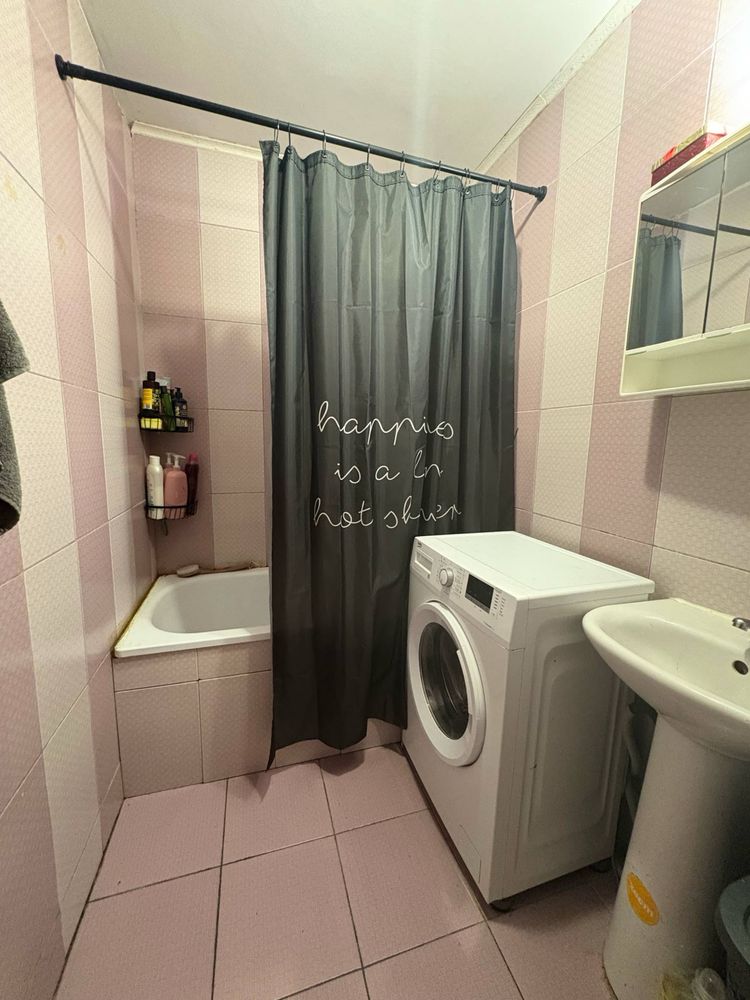Persoana fizica vand apartament cu o camera