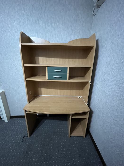 Продам стол срочно