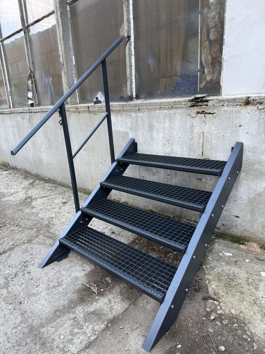 Изработка на метални стълбища