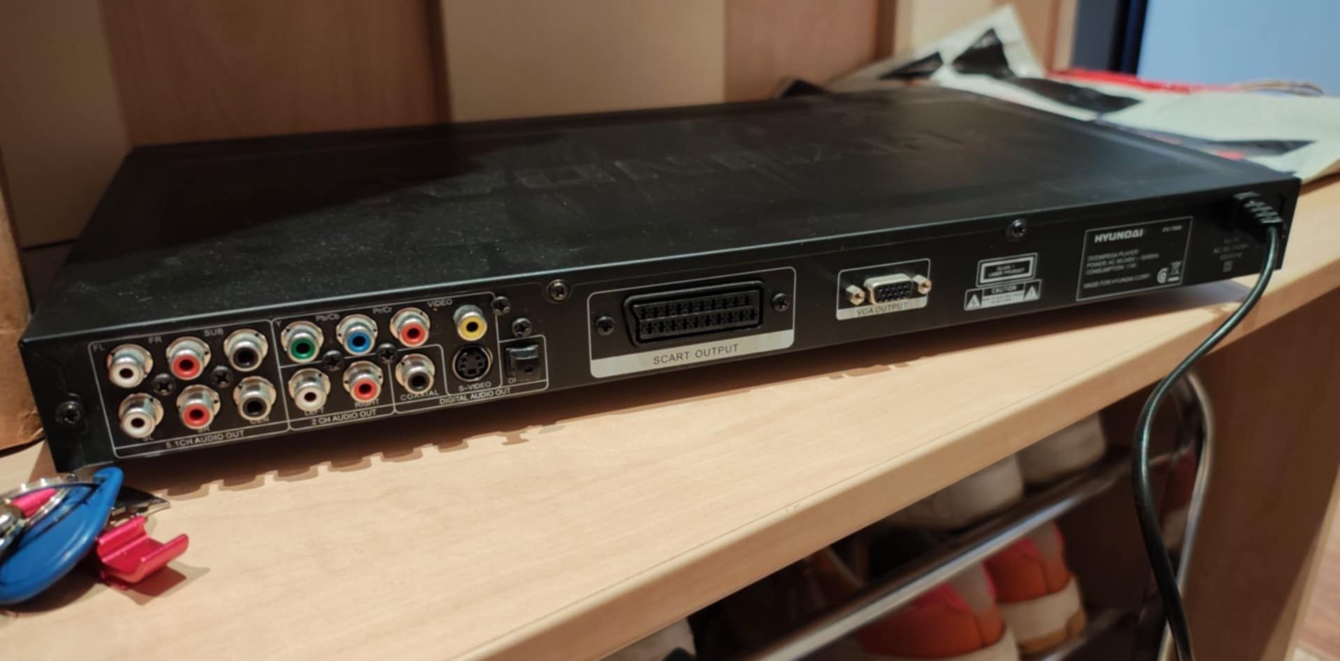 DVD плеър Hyundai dv-7000
