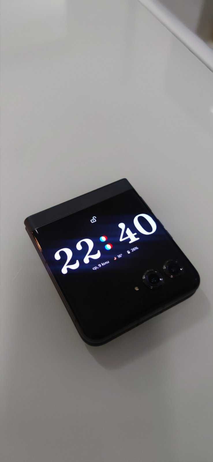 Motorola razr 50