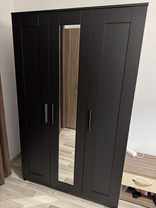 Dulap Ikea negru cu 3 usi