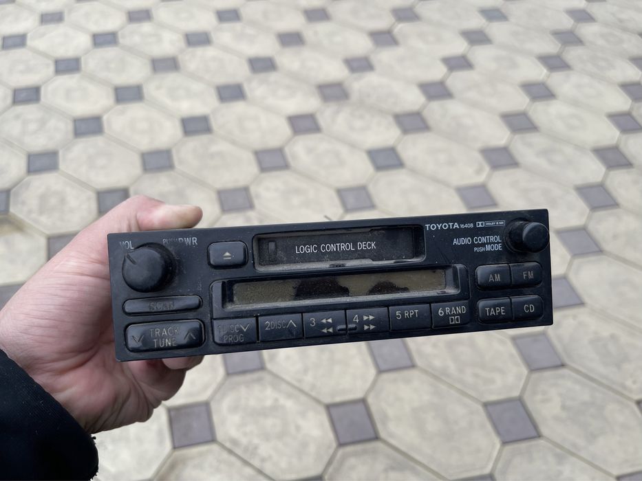 Оригинальная магнитола на Toyota