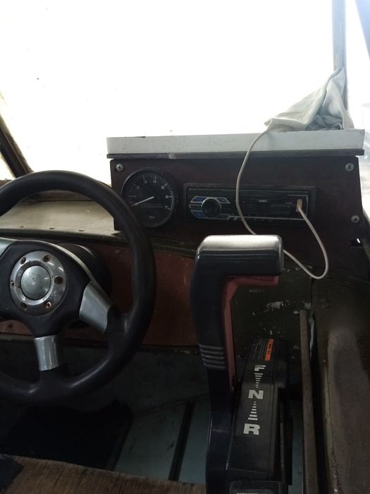 Продам гараж с моторной лодкой.