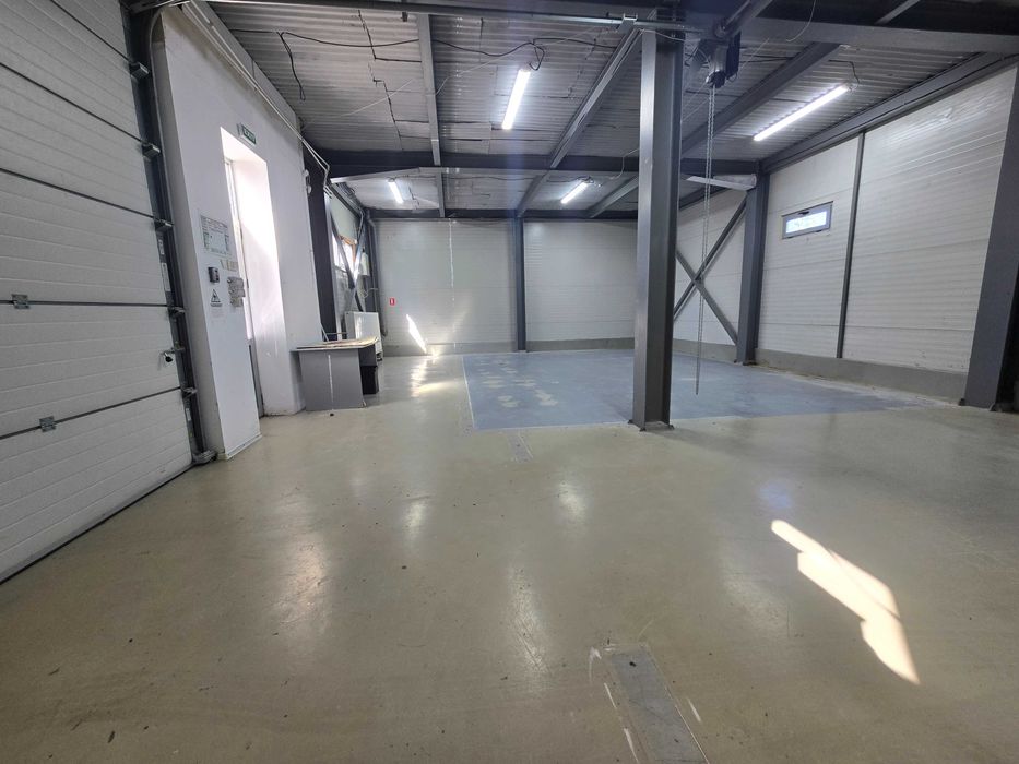 Cladire comerciala / industriala de inchiriat in Ploiesti, Zona Xenia