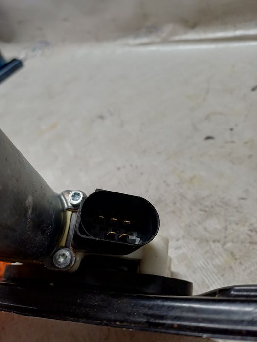 macara geam dreapta spate  bmw x4 f26 - motorina 2014