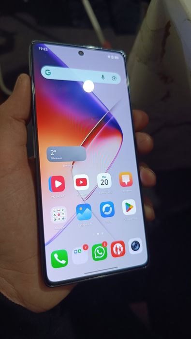 Продам срочно смартфон  infinix note 40