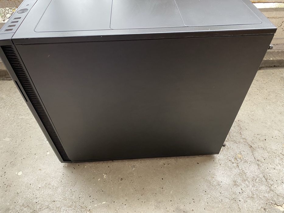 Fractal Design R5 Blackout Edition