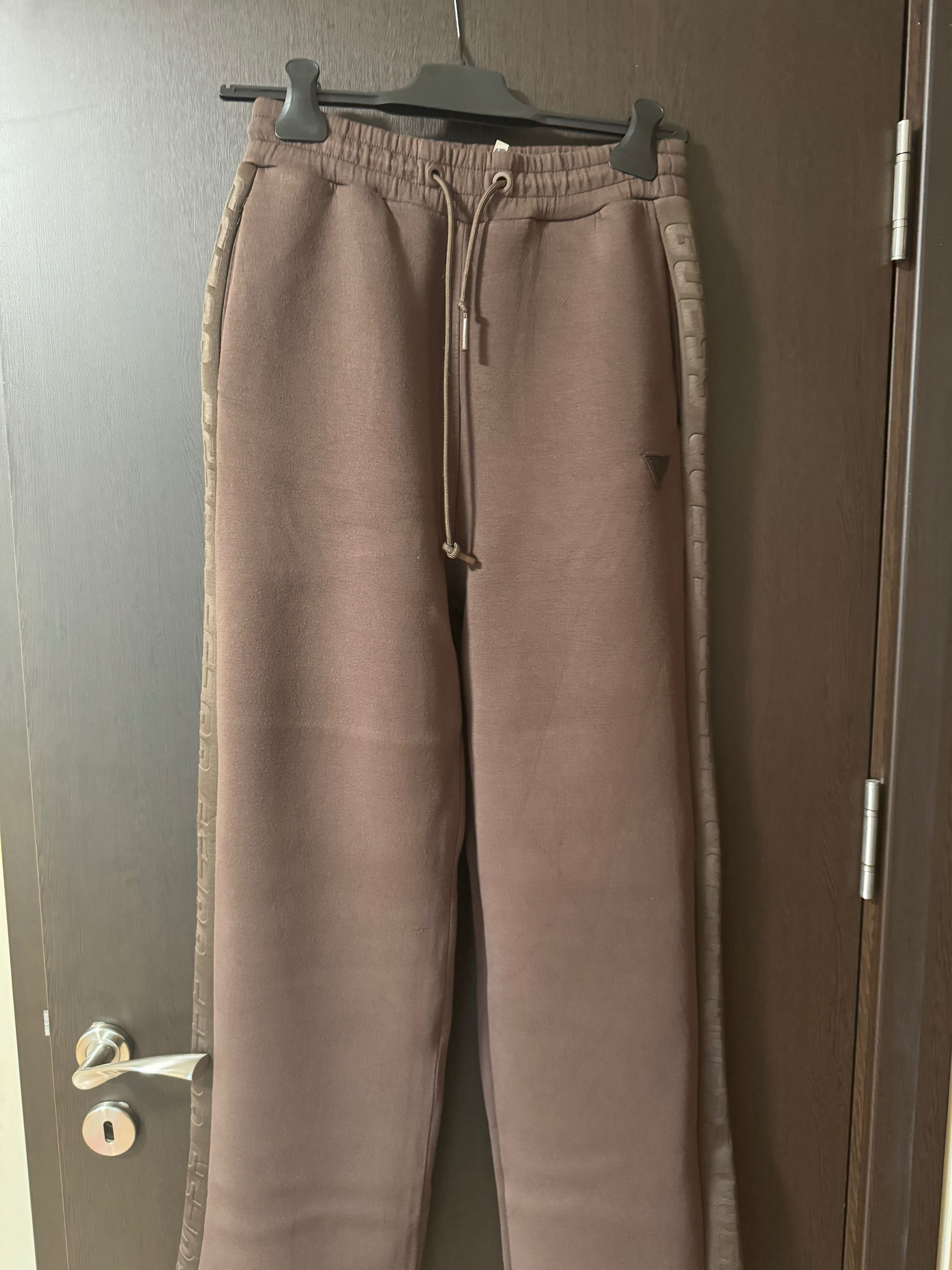 Дамски спортен панталон/ долница Guess