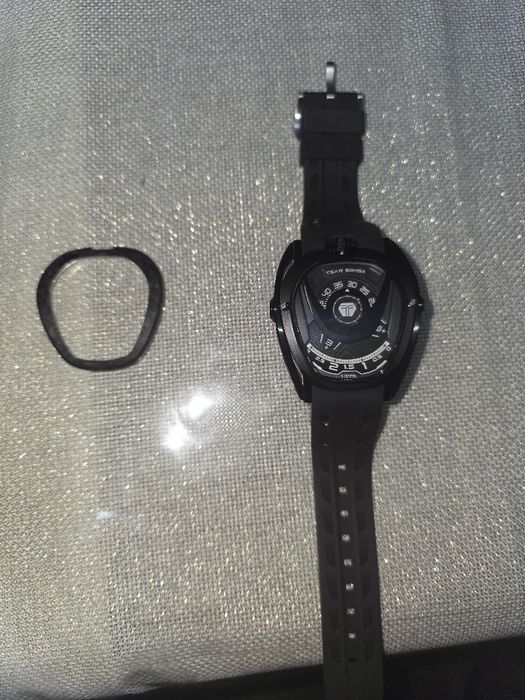 Часы продаётся  TSAR BOMBA