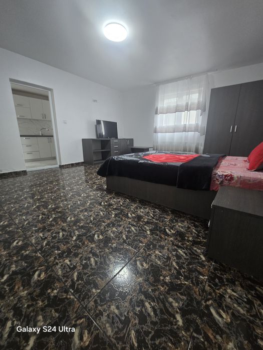 Garsoniera de închiriat decomandată mobilată utilată  50 m î