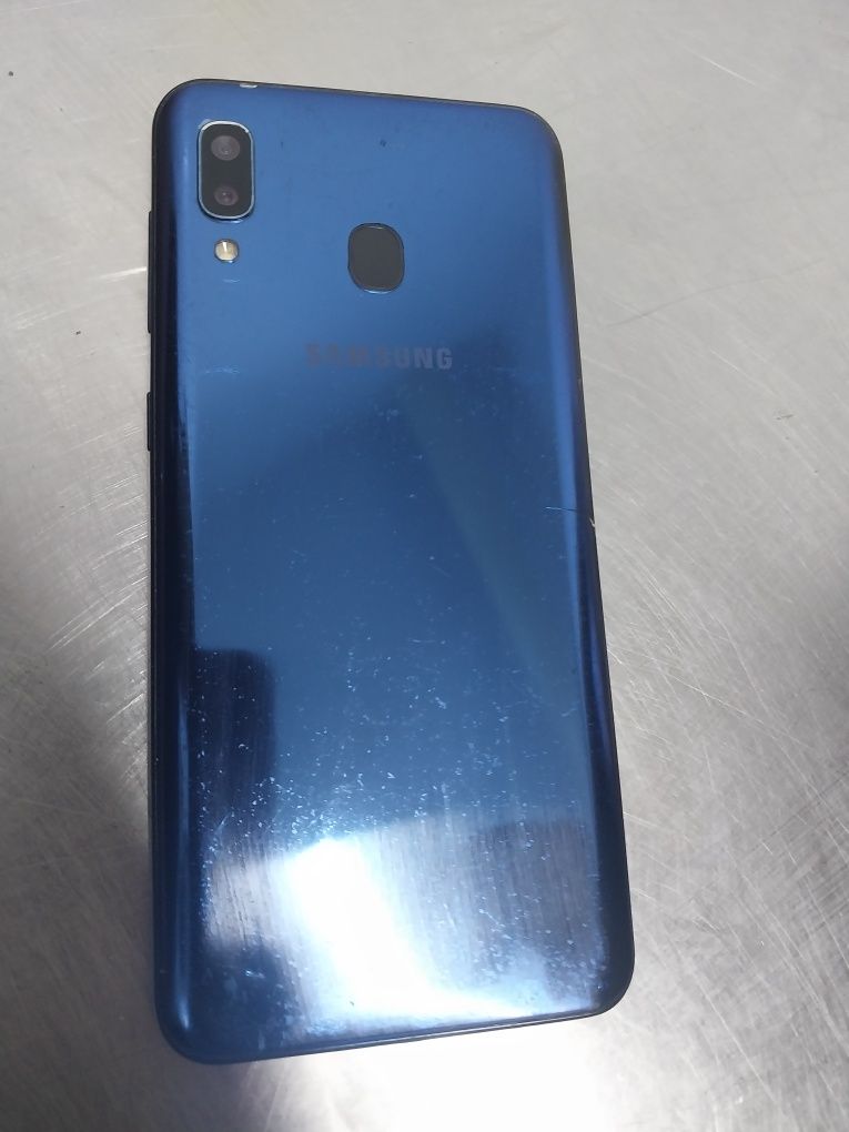 Samsung A20/ 32 xolati yaxshi