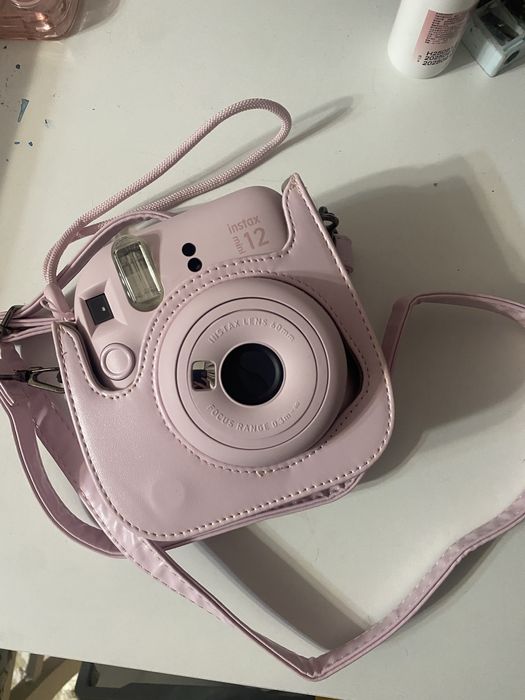 instax mini 12 в розовом цвете