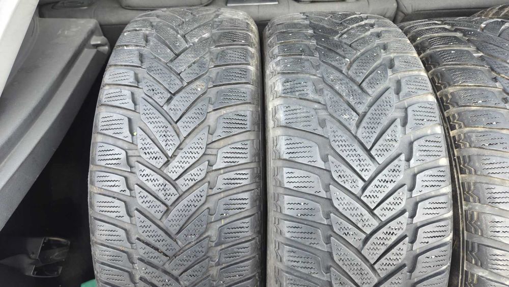 Set de 4 anvelope iarna Dunlop 205 55 R16 - 199 lei toate 4!
