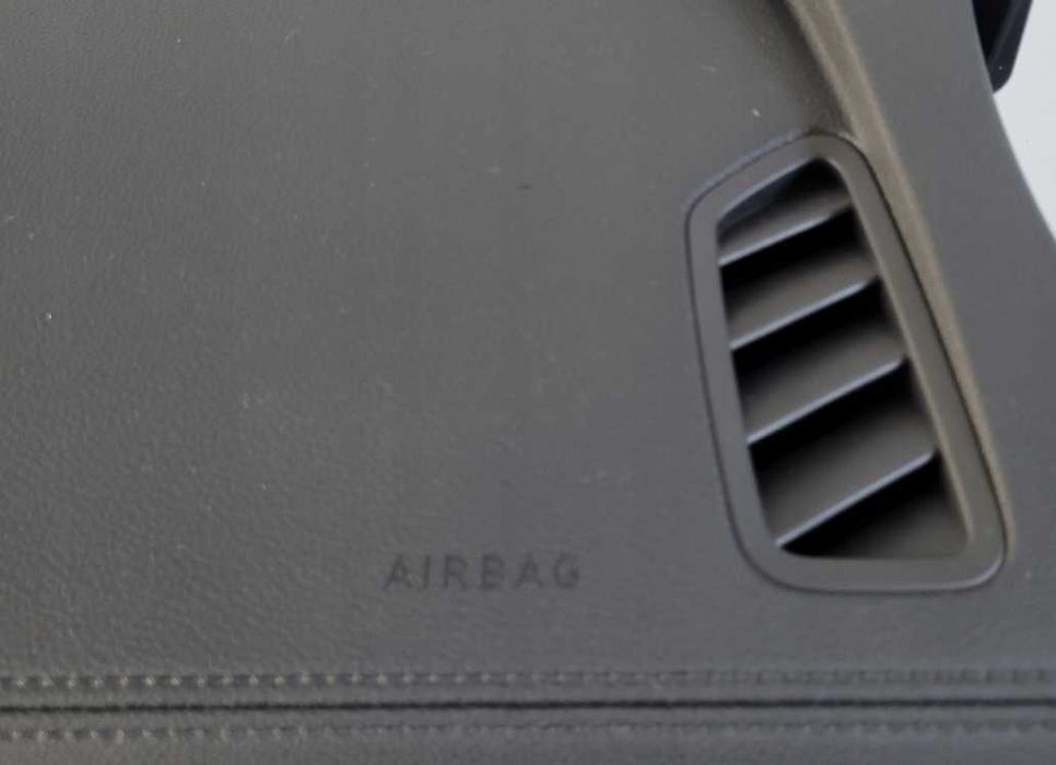 3J1857091 3J1857181 3J1857757 Ново табло VW Passat B9