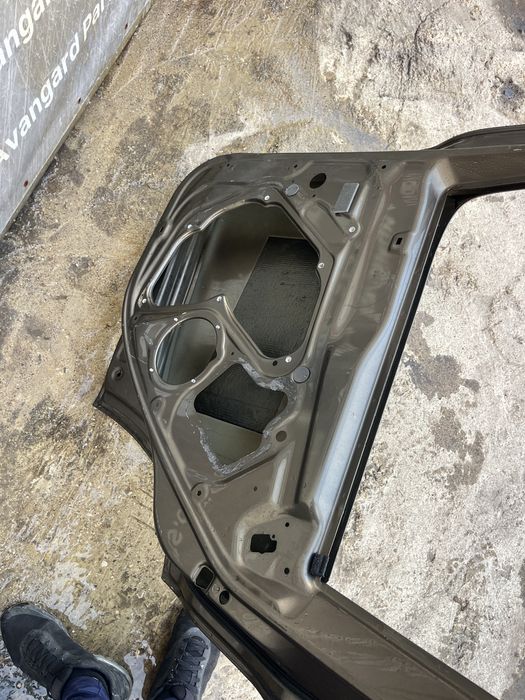 Врата Skoda Yeti