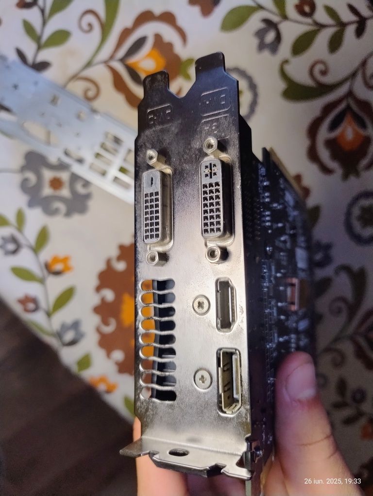Vând placă video ASUS GTX 760 DC2OC 2GD5 (2GB GDDR5, DirectCU II OC