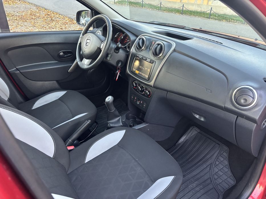 Dacia sandero stepway 0.9tce benzina 2014 90 cp navigatie