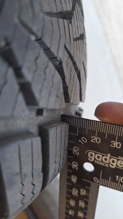 Зимни гуми 175 65 15  + лятна резервна гума
